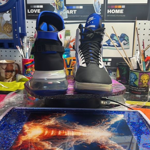 AIR MAX 720 SATURN 9/10 size 12 - Picture 2 of 9